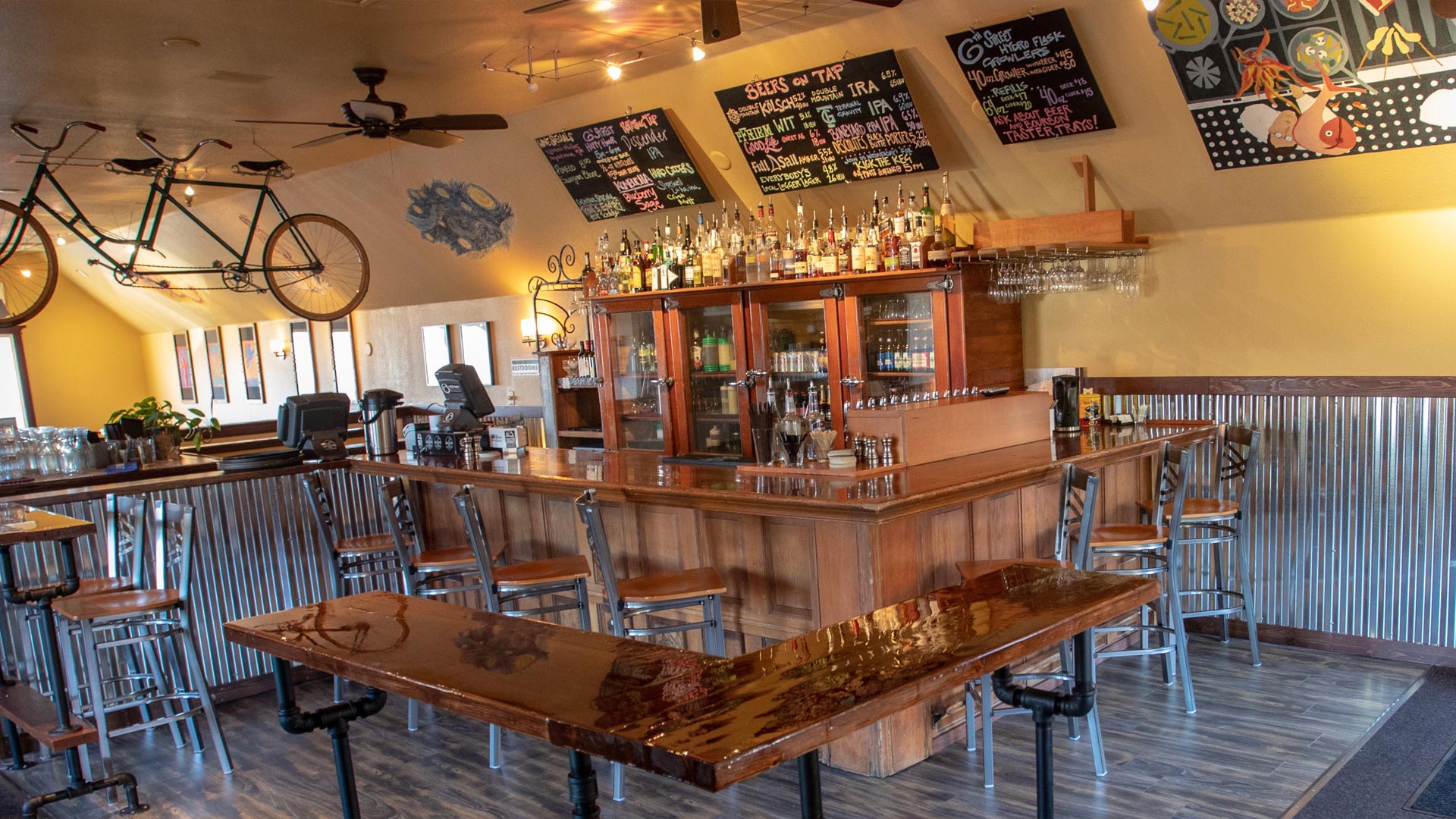 Sixth Street Bistro upstairs bar