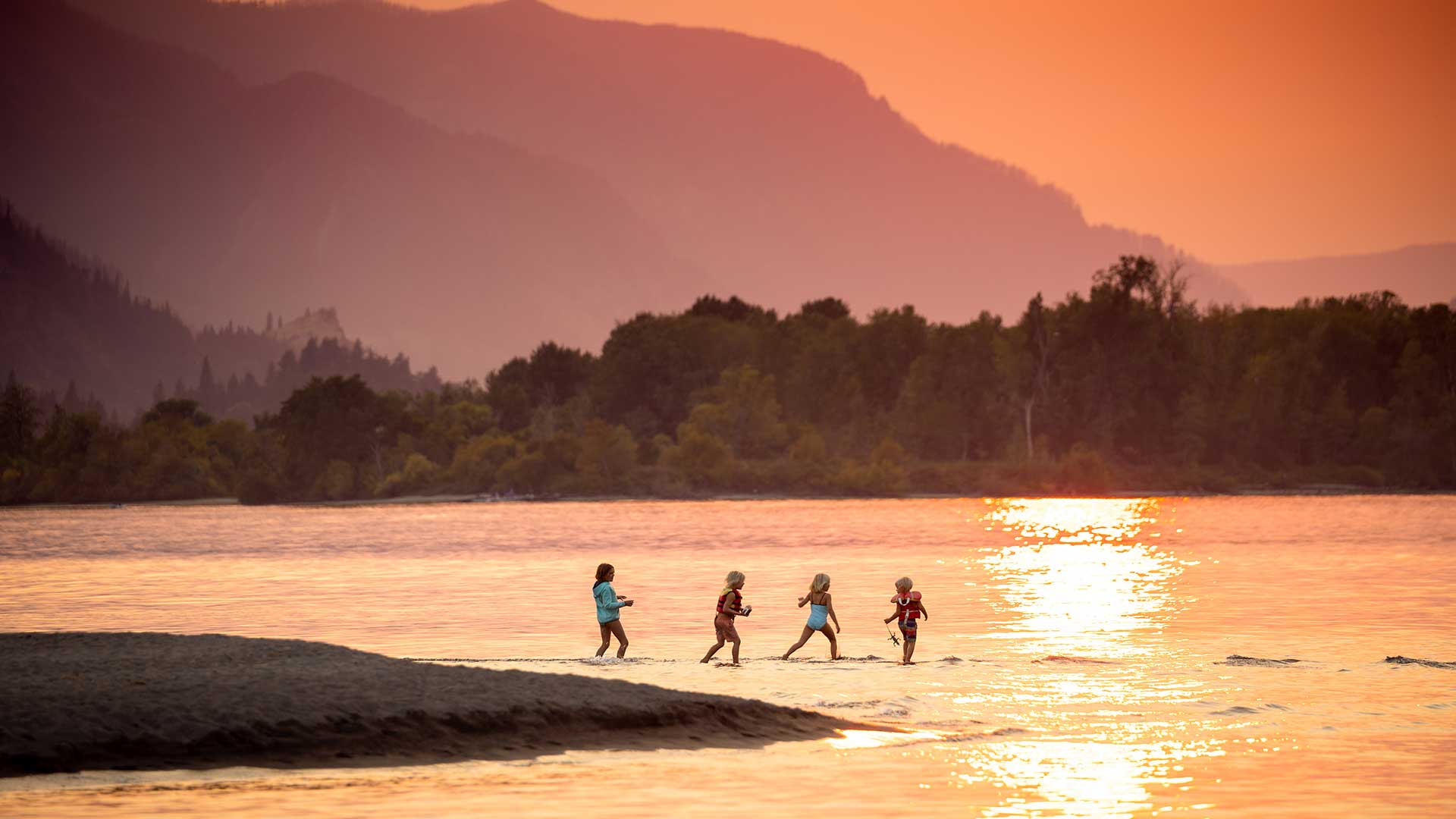 Kids playing in the water at Hood River, Oregon