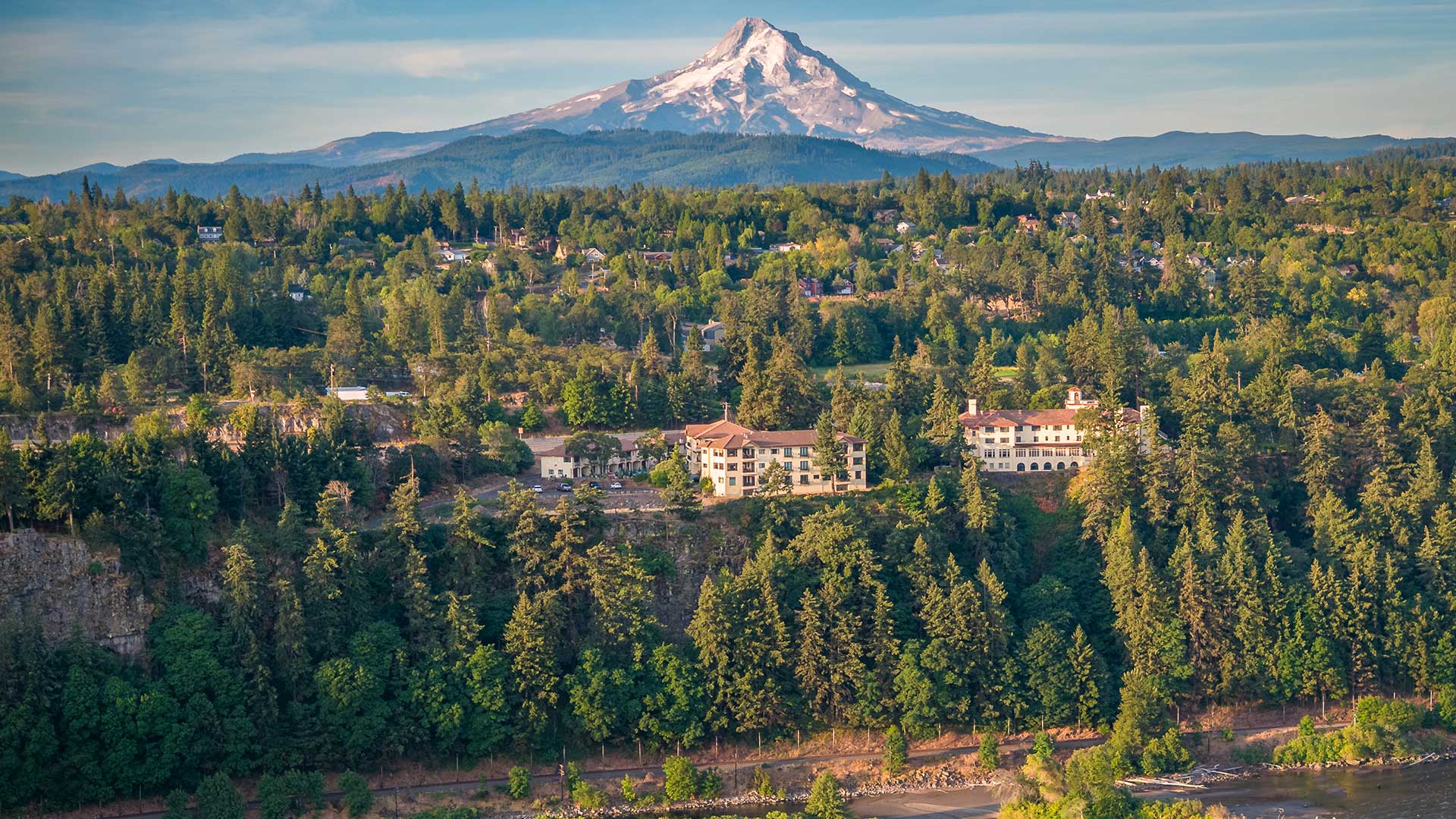 Columbia Cliff Villas in Hood River, OR