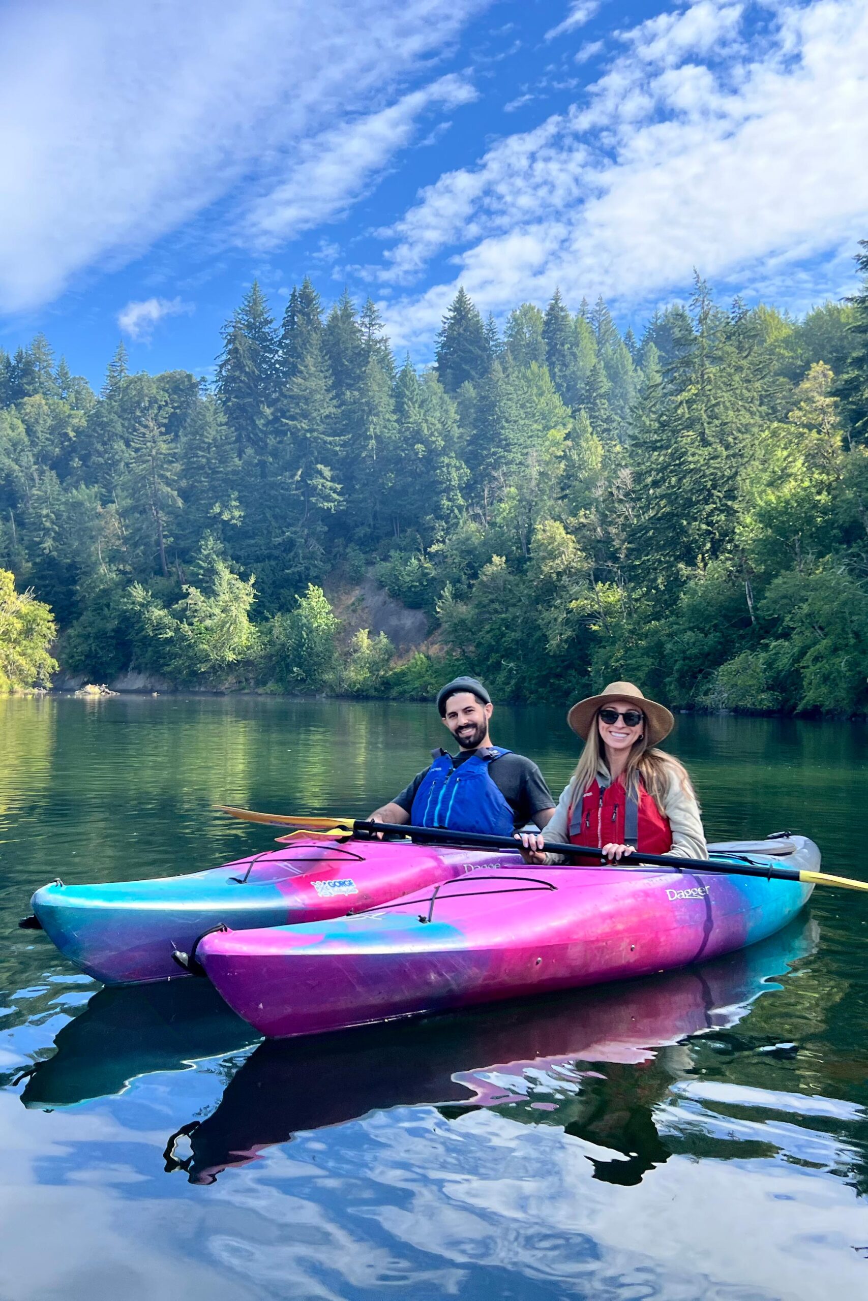 Hood River Pedal & Paddle guests enjoy a peaceful afternoon paddle.