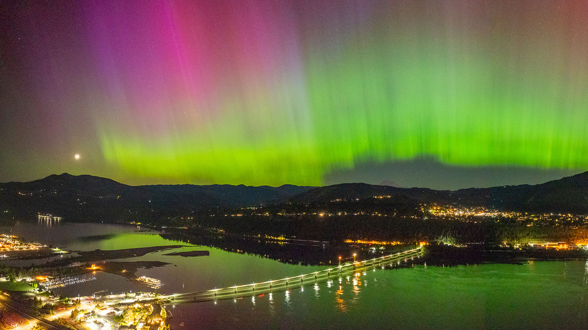 Northern Lights over White Salmon Washington. Blaine Franger photo